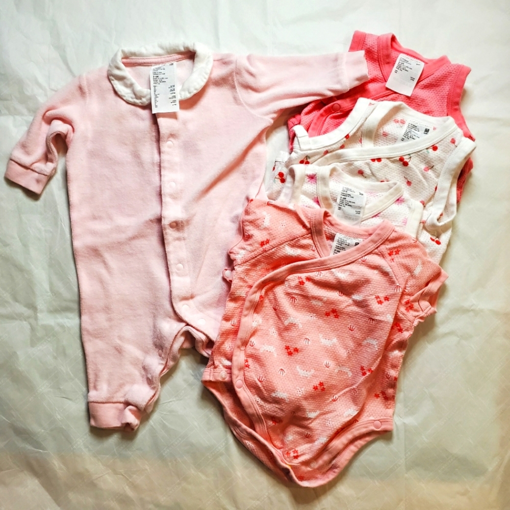 (5-Piece) Uniqlo Baby (3-6M) Onesie & Bodysuits Set